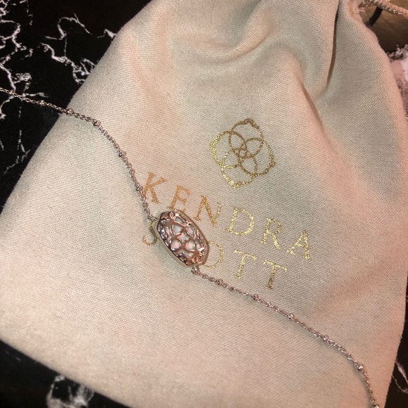 [SOLD] NWOT Kendra Scott Elisa in Kyocera Opal - Picture 3 of 4